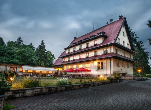 Český raj v Parkhoteli Skalní město***: neobmedzená konzumácia vína a polpenzia.