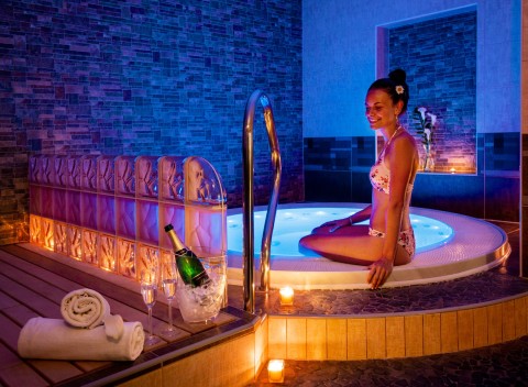 Jizerské hory v Hoteli Bon *** s polpenziou, privátnym wellness a bowlingom.