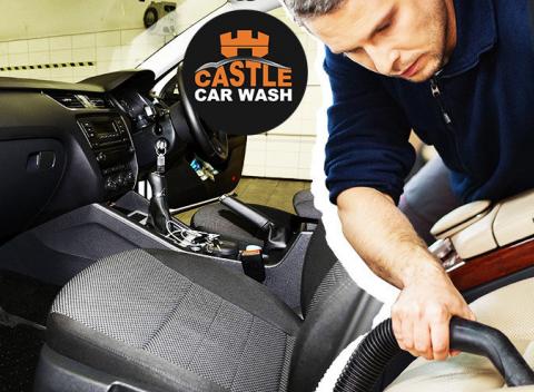 Auto ako zo škatuľky Kompletné vyčistenie s ošetrením plastov a leskom 