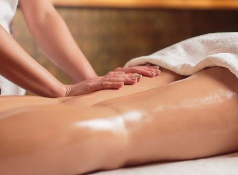 Jemná a hladká pokožka Efektívna anticelulitídna masáž pre spevnenie 