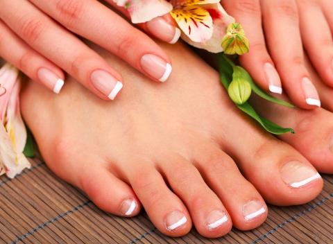 Starostlivosť o ruky a nohy Šetrná úprava prírodných nechtov