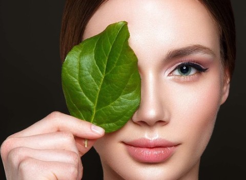 Ošetrenia pleti v Soin ZK. Zavrite oči a užite si relax počas starostlivosti o pleť.