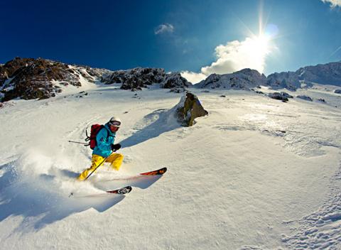 Skvelý celodenný skipass Lyžovačka v stredisku Jasná, Vysoké Tatry, Rača