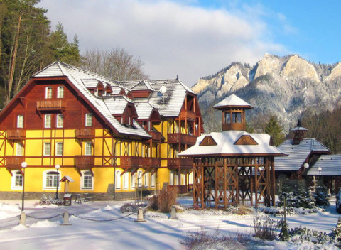 Zima v pieninských Kúpeľoch Červený Kláštor s polpenziou a príjemnými procedúrami.