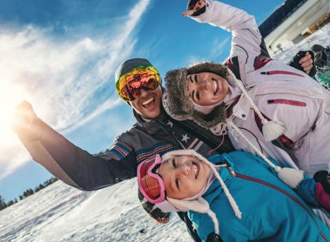 Celý deň na svahu so skipassom do Snowpark Lučivná s možnosťou večerného lyžovania.