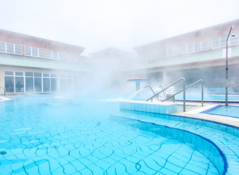 Pobyt v Aqua Hoteli Termál*** len 40 km od Bratislavy s neobmedzeným kúpaním a wellness.