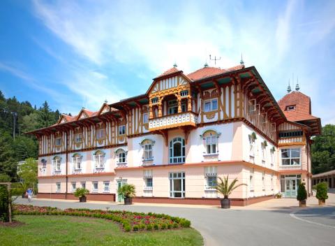 Odpočívajte v Luhačoviciach Pobyt pre dvoch v centre moravských kúpeľov