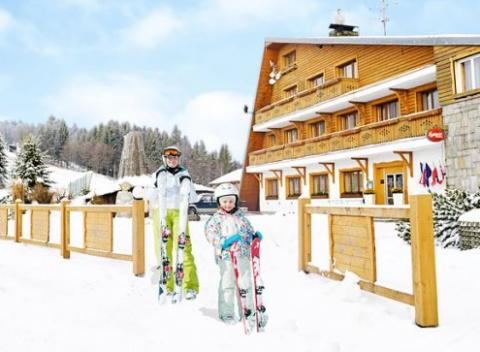 Zaslúžený odpočinok na vás čaká v Beskydách. Nabitý balíček zahŕňa welcome drink, raňajky, večere, fľašu vína, vstup do relaxačného bazénu.