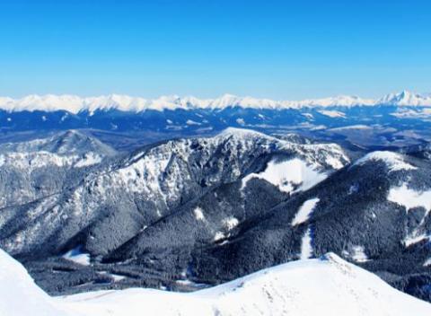 Vydajte sa za dokonalým odpočinok. Skvelá dovolenka s ubytovaním v plne vybavenej drevenej chate neďaleko Liptovského Mikuláša. 