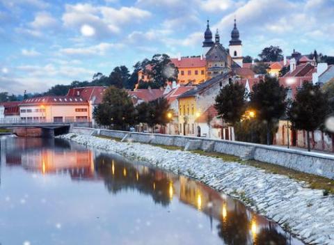 Vydajte sa za skvelým relaxom do južných Čiech. Úžasná wellness dovolenka pre dve osoby v Třebíči s ubytovaním U černého orla****.