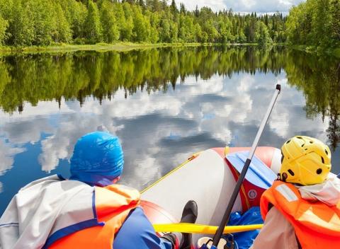 Mokrá pohodovka pre všetky vekové kategórie! Splav Váhu s kompletným výstrojom a foto alebo videodokumentáciou.