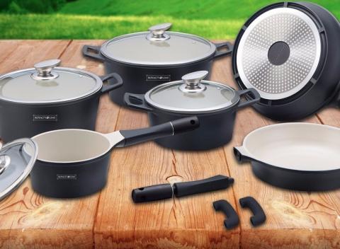 Luxusná 14 dielna sada riadu s bio keramickým povrchom s nízkym stupňom pórovitosti, ktorý sa ľahko udržuje dokonale čistý. 