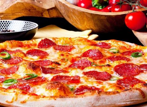 Vyberte si z 5 druhov pizze v Beer House alebo v Korze. Jedinečný zážitok vo dvojici po taliansky alebo aj s partiou. 