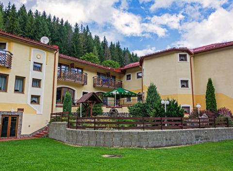 Vydajte sa za jarnou lyžovačkou do Slovenského raja. Útulné ubytovanie s rodinnou atmosférou a domácou kuchyňou v Penzióne Salamander.