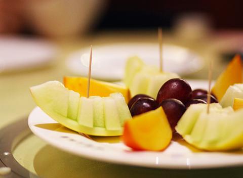 Cisárska 6-chodová porcia čínskych špecialít pre štyroch ľudí. Neobyčajná rozmanitosť a spojenie nespojiteľného.