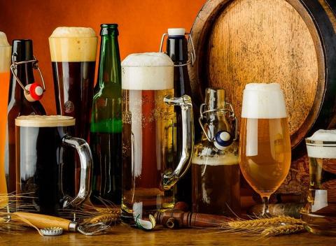 Príjemná Kráľovská piváreň Korzo v Košiciach vás pozýva na fajnové čapované pivká! Vyberte si 5 veľkých pollitrových pív.