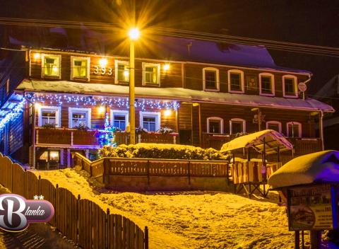 Okúste fantastickú atmosféru Belianskych Tatier! Skvelá rodinná dovolenka s polpenziou v Penzióne Blanka v Ždiari, welcome drink, wellness.
