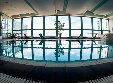 Exkluzívne ubytovanie a wellness v Panorama Hotel Prague****. Výhľad na Prahu, ktorý ocenia obchodní cestujúci aj turisti.