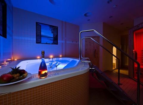 Wellness pobyt v 4* hoteli v centre Prahy. Spoznajte krásnu metropolu a oddýchnite si v štýlovom, bezbariérovom hoteli. 