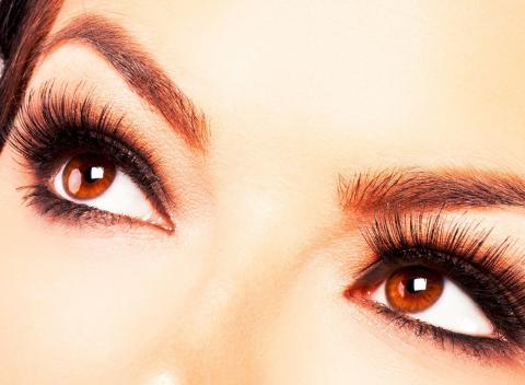 Dodajte svojim prirodzeným mihalniciam objem a nový look! S 3D a 4D norkovými mihalnicami váš ženský svet získa nový rozmer. 