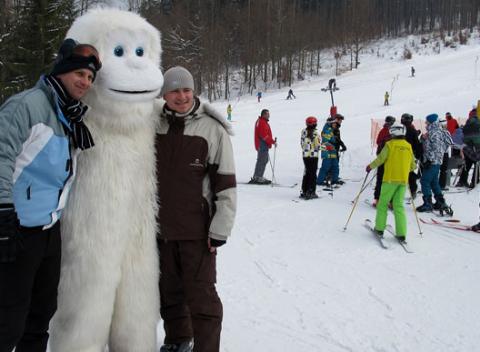 Zábava a oddych počas perfektnej lyžovačky v centre Skiland Stará Myjava. Celodenný skipass pre dospelých, seniorov a deti do 12 rokov. 