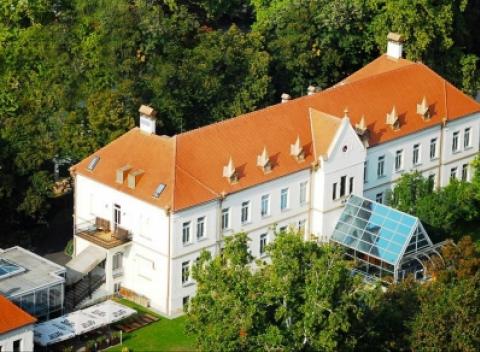 Skvelý relax v Maďarsku s luxusným ubytovaním v krásnom prostredí historického Szombathely v hoteli Pelikán**** s polpenziou a wellness.