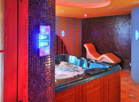 Nájdite si chvíľku na súkromný wellness pre 2, 4 alebo 6 osôb s Proseccom. Doprajte si relax a oddych v Garden Hotel Domaša.  