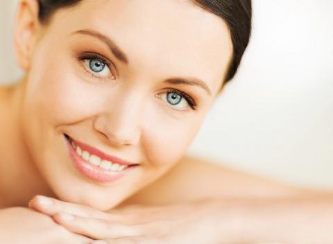 Fotoomladenie dekoltu, krku alebo tváre. Splňte si svoje najtajnejšie sny a večnej mladosti a krásnej a žiarivej pleti. 