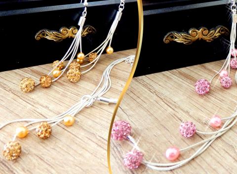 Štvordielny set nádherných šperkov so striebornou úpravou. Zahviezdite s krásnym doplnkom na plese v zlatom, bielom či ružovom prevedení.