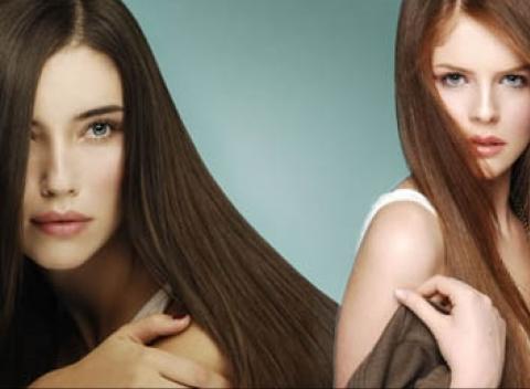 Zvýraznite svoju krásu a zažiarte na plese vďaka očarujúcemu účesu dokonalému make-upu od profesionálov z Kaderníctva Royal Beauty.