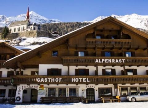 Lyžovanie a odpočinok v talianskej oblasti Južné Tirolsko. Dovolenka v hoteli Alpenrast***, polpenzia, wellness, bežkársky skipas.