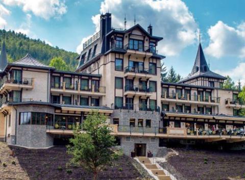 Prekvapte svoju drahú polovičku romantickým pobytom v slávnych Karlových Varoch. Bude to nezabudnuteľný zážitok.