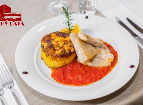 Pozvite svoju drahú polovičku na 3-chodovú delikátnu večeru a oslávte sviatok všetkých zaľúbených u Veľkého Batu.