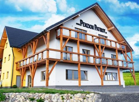 3 alebo 4 dni romantiky pre 2 s wellness v Orlických horách. Oživte si vzťah štipkou romantiky, ktorá na vás čaká v penzióne Patriot. 