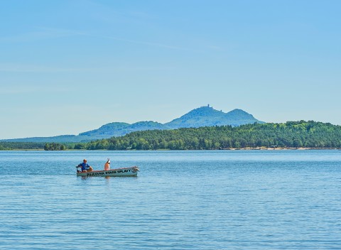 Jar u Máchova jazera v Hoteli Bellevue *** s polpenziou a kávou s dezertom.