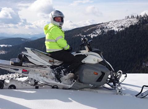 Spestrite si lyžiarsku sezónu a zažite trocha adrenalínu. Jazda na snežných skútroch v SKI REJDOVÁ od 30-minútovej až po 6-hodínovú.
