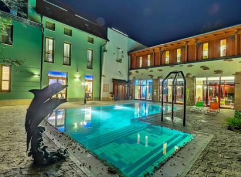 Pobyt s nádychom histórie a prestíže v maďarskom hoteli Vecsecity****. Malebné prírodné prostredie ponúkajúce bohaté kultúrne vyžitie.