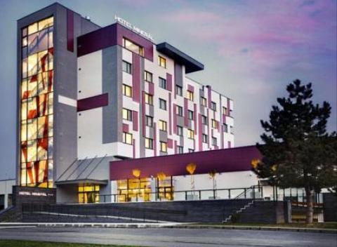 Doprajte si maximálny relax v najmodernejšom hoteli Minerál**** Dudince v klimatizovaných izbách s masážami a vstupom do útulného wellness.