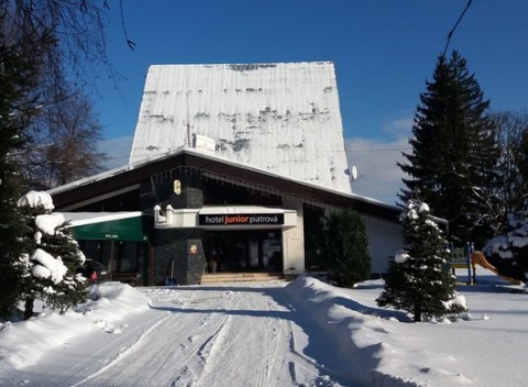 Zimná dovolenka s polpenziou v hoteli Junior Piatrová** s ideálnou polohou na lyžovanie.
