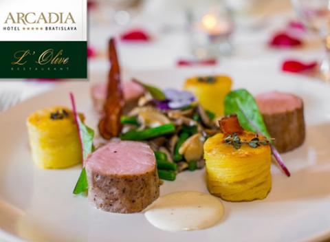 Pozvite svoju lásku na romantické, luxusné 3-chodové menu, ktoré pohladí vaše chuťové poháriky. V reštaurácii L’Olive - Arcadia Hotel *****.