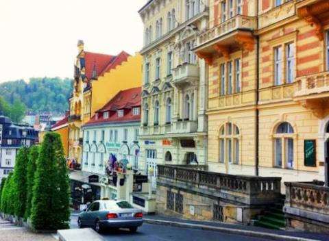 Navštívte Karlovy Vary a nechajte sa uniesť krásou presláveného českého kúpeľného mesta. Čaká na vás hotel Ester**** a wellness s 50% zľavou