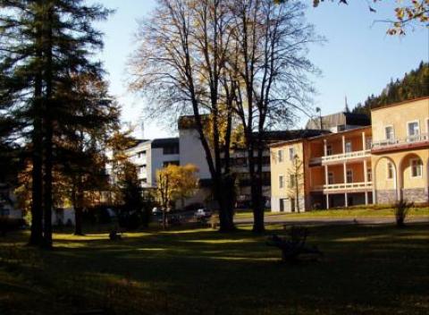 Užite si víkend v oáze zdravia a pohody v jedinečných prírodných kúpeľoch v Belianskych Tatrách v Sanatóriu Tatranská Kotlina.