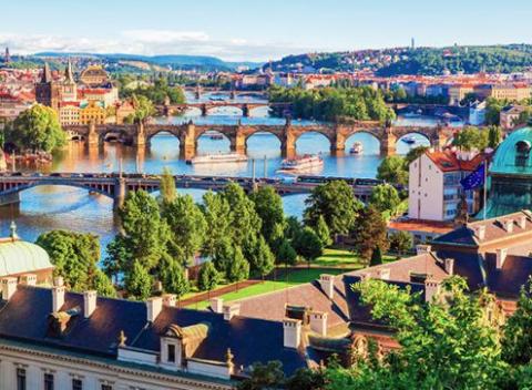 Dovolenka v jednom z najkrajších hotelov hlavného mesta. Chyťte svojho partnera za ruku a prechádzajte sa po historických pamiatkach Prahy.