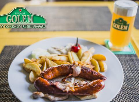 Černohorský bravčový rezeň alebo pravý Sedliacky sen s pivom. Vychutnajte si chrumkavé delikatesy v príjemnom prostredí pivovaru Golem. 