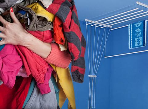 Stropný sušiak na bielizeň s ľahkou montážou. Praktická pomôcka, ktorá vám dokáže ušetriť obrovské množstvo priestoru. 