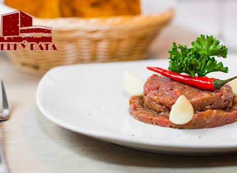 Tatársky či radšej tatranský? Lahodné jedlo, nádych histórie, poloha v srdci Bratislavy a prostredie s veľmi milým personálom.