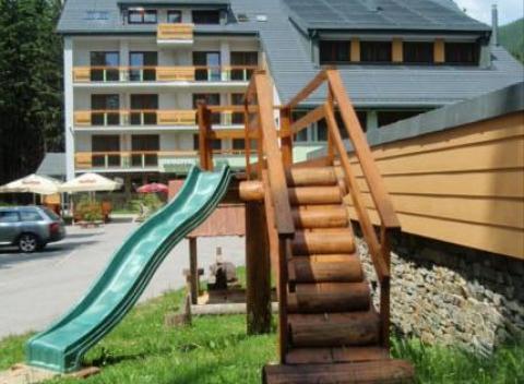 Horsky Hotel Osobita - izba Standard s manželskou posteľou alebo 2 oddelenými lôžkami. Zažite skvelú lyžovačku či turistiku. 