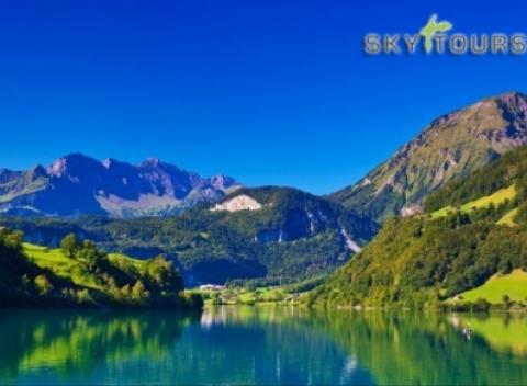 Vydajte sa na dovolenku k tyrkysovému jazeru Klopeiner See. Pobyt v apartmánoch v penzióne Schwalbennest s bazénom, saunou a raňajkami.