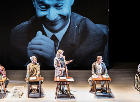 Vstupenka na predstavenie #dubček - výraznú osobnosť česko-slovenských dejín v divadle Aréna.