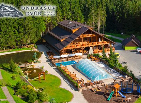 Najväčší thermal park na Morave vás pozýva na nevšednú relaxáciu pod šírym nebom. 2-hodinový vstup do privátnej kade a fínskej sauny. 